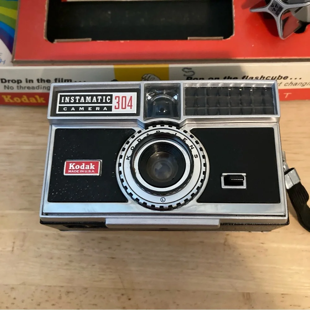 Vintage Film Camera 1960’s Kodak 304 Instamatic Outfit